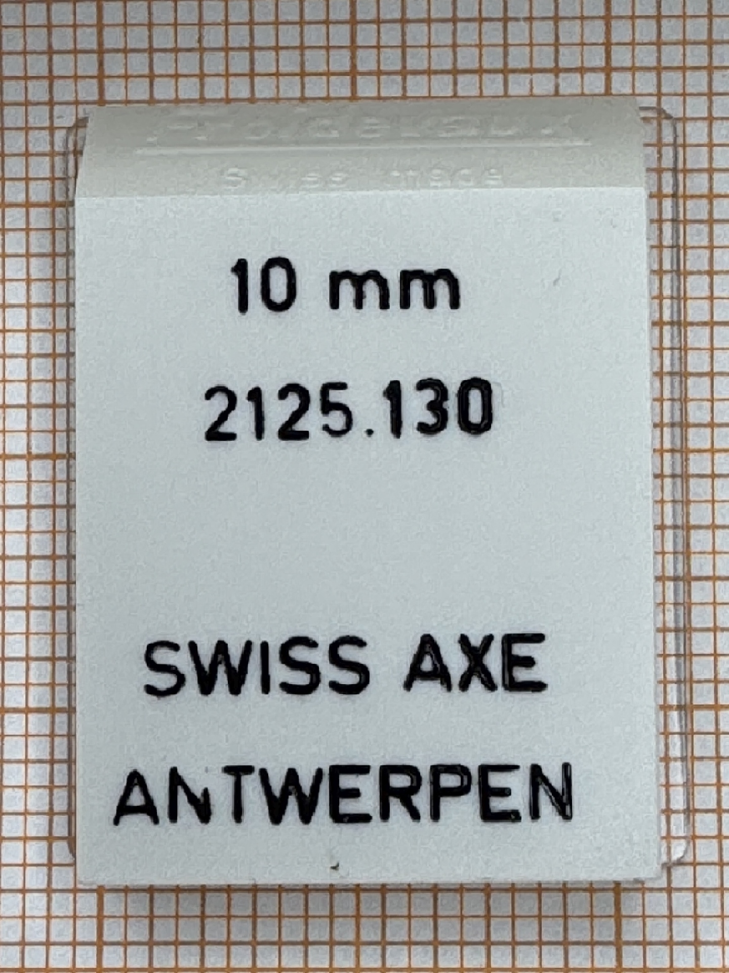 Weißer Kunststoffbeutel mit einem 10 Millimeter Federsteg für Uhren.
