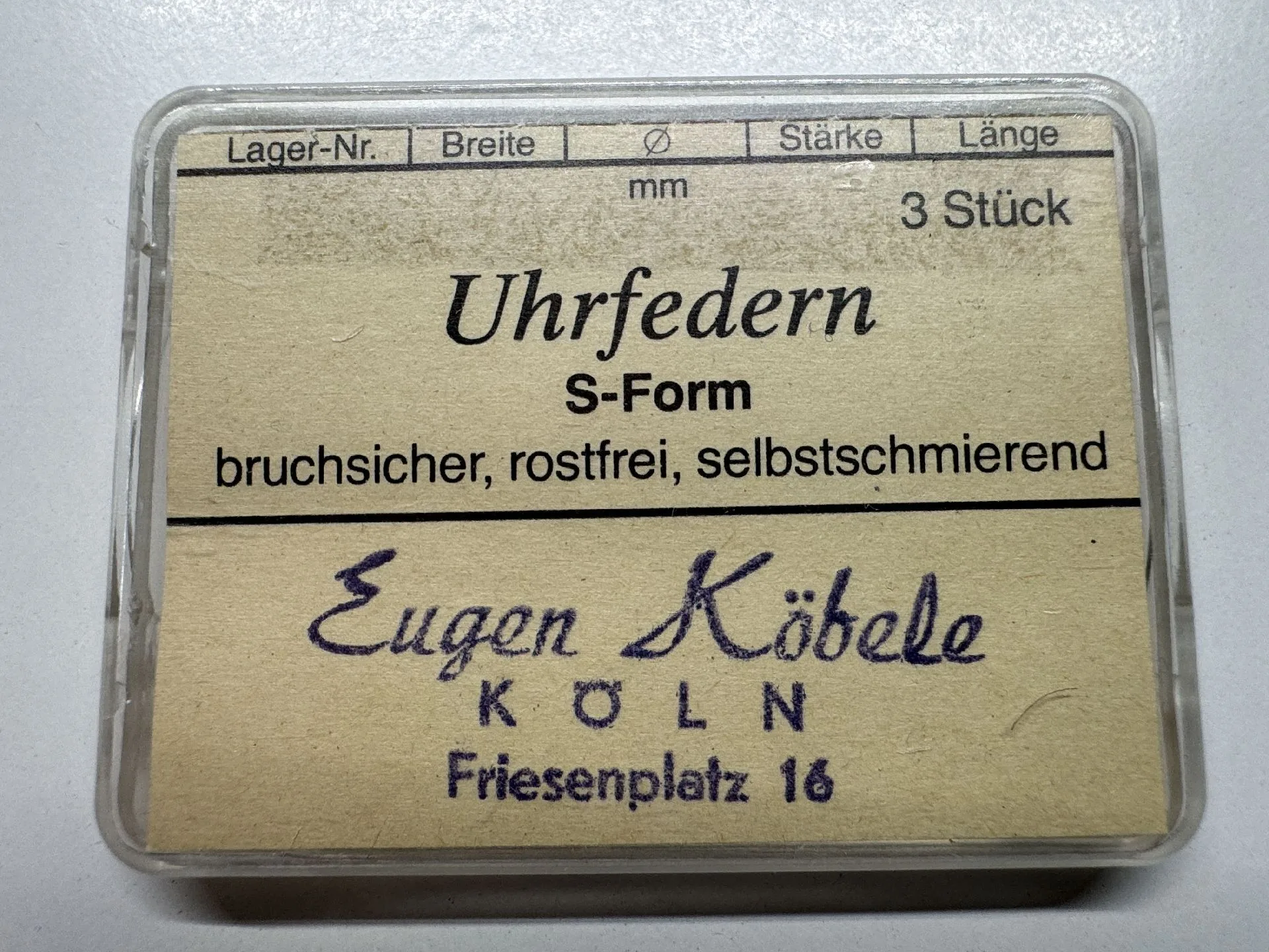 Uhrfedern S-Form Verpackung mit drei bruchsicheren, rostfreien Uhrfedern in S-Form für Uhren.